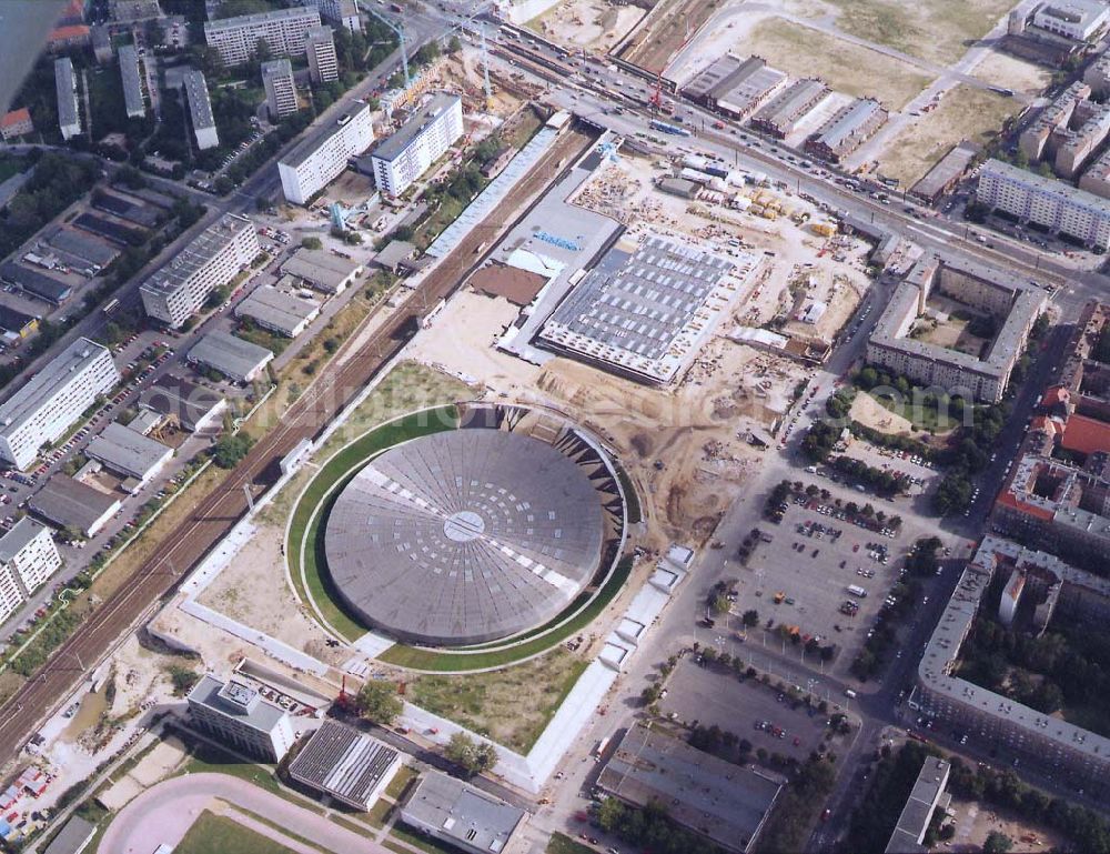 Aerial image Berlin-Friedrichshain - Bau des Sportkomplexes an der Landsberger Allee durch die OSB-Sportstättenbau GmbH