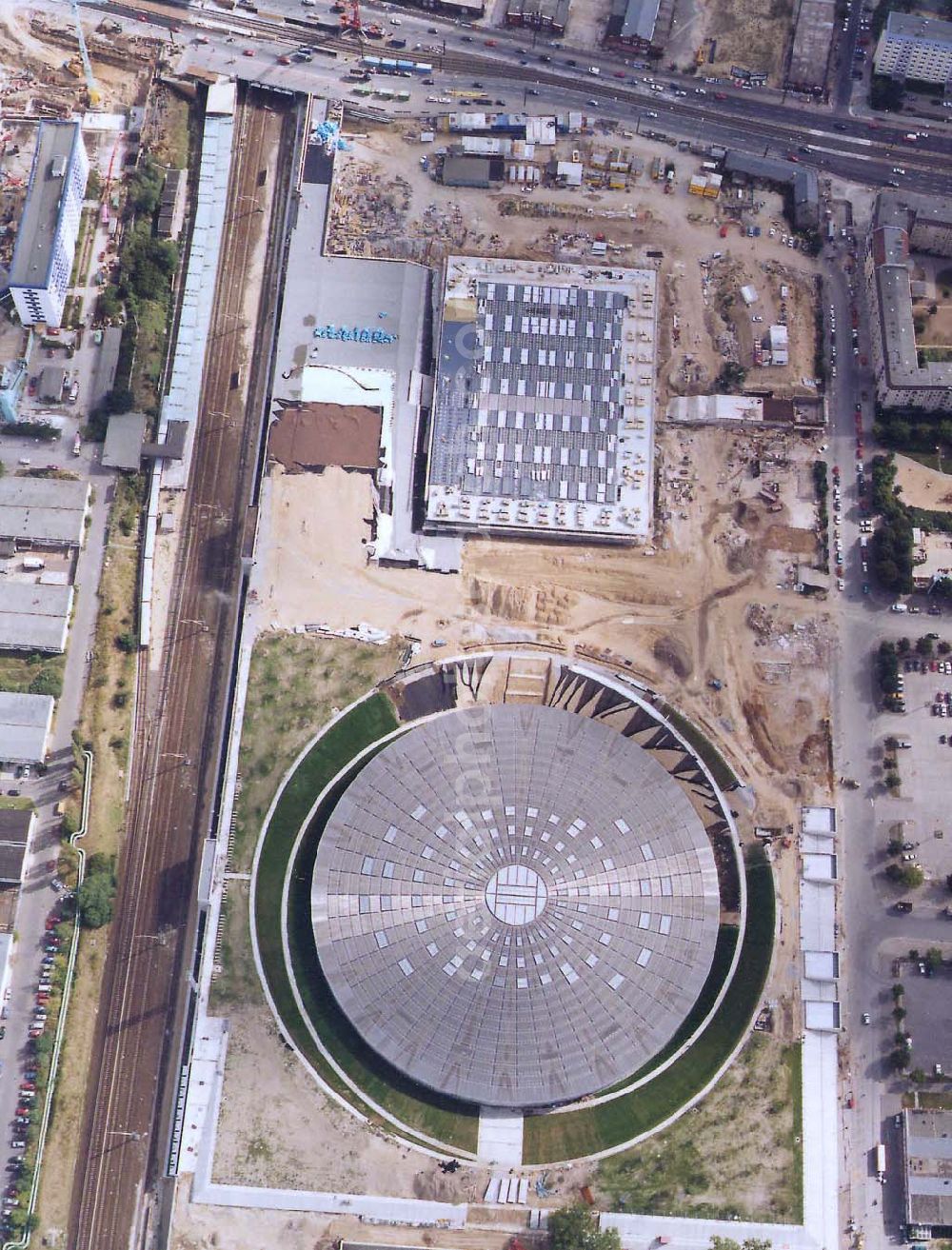 Berlin-Friedrichshain from the bird's eye view: Bau des Sportkomplexes an der Landsberger Allee durch die OSB-Sportstättenbau GmbH