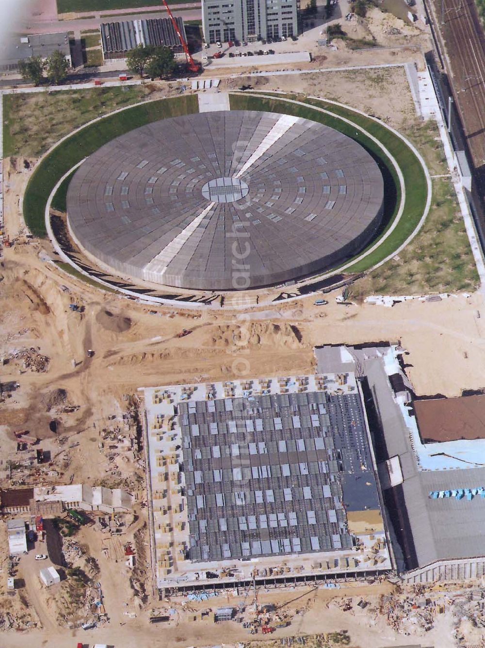 Aerial image Berlin-Friedrichshain - Bau des Sportkomplexes an der Landsberger Allee durch die OSB-Sportstättenbau GmbH