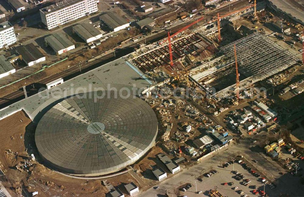 Aerial photograph Berlin - Friedrichshain - Bau des Sportkomplexes an der Landsberger Allee im Stadtbezirk Berlin-Friedrichshain durch die OSB-Sportstätten GmbH