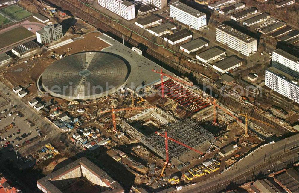 Berlin - Friedrichshain from above - Bau des Sportkomplexes an der Landsberger Allee im Stadtbezirk Berlin-Friedrichshain durch die OSB-Sportstätten GmbH