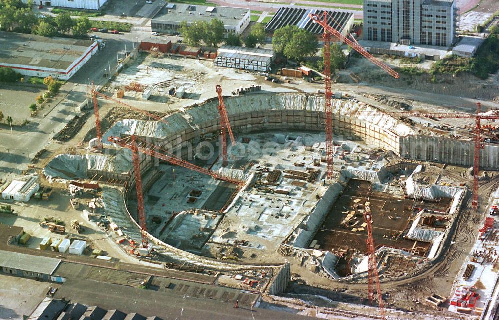 Berlin - Friedrichshain from the bird's eye view: Bau des Sportstättenkomplexes an der Landsberger Allee durch die OSB GmbH.