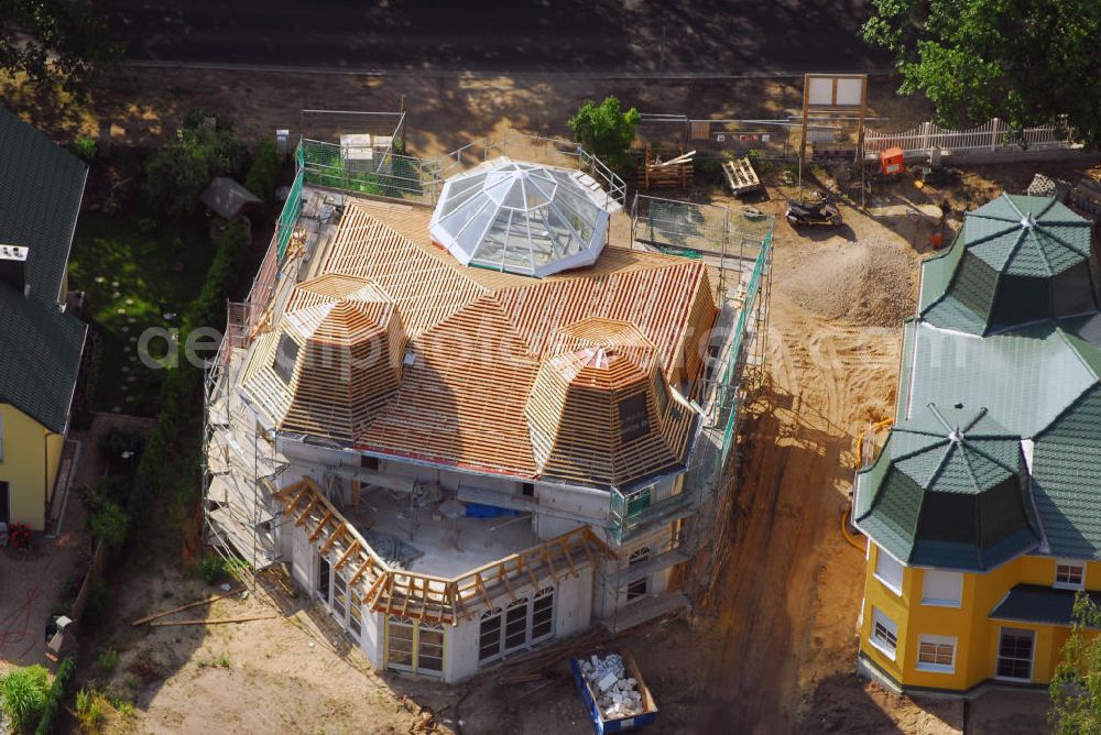 Aerial photograph Bad Saarow - Blick auf den Bau einer Strandvilla mit Glaskuppel im Wohngebiet am Scharmützelsee bei Bad Saarow.