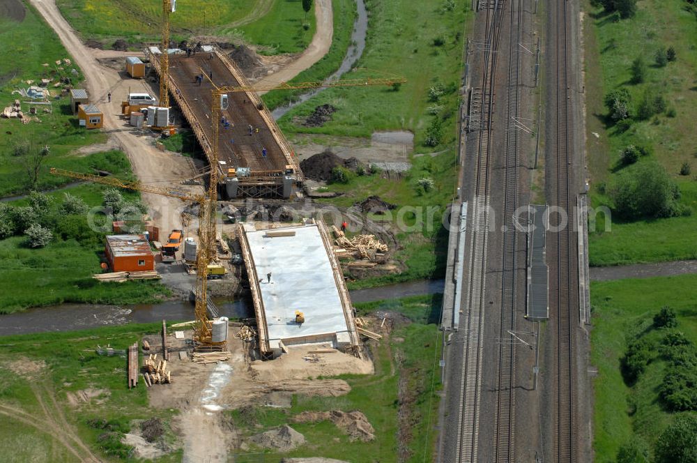 Aerial image Oebisfelde - Neubau von Brücken im Zuge der Errichtung der Ortsumgehung Oebisfelde durch den EUROVIA - Baukonzern in Sachsen-Anhalt. Die Umgehungsstraße der B188 um Oebisfelde ist eine lang diskutierte und umstrittene Entlastung des Innenstadtverkehrs.