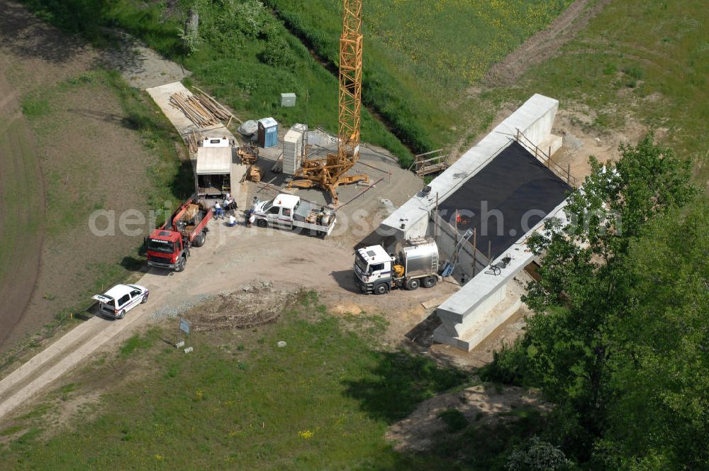 Aerial image Oebisfelde - Neubau von Brücken im Zuge der Errichtung der Ortsumgehung Oebisfelde durch den EUROVIA - Baukonzern in Sachsen-Anhalt. Die Umgehungsstraße der B188 um Oebisfelde ist eine lang diskutierte und umstrittene Entlastung des Innenstadtverkehrs.