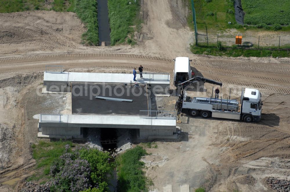 Aerial image Oebisfelde - Neubau von Brücken im Zuge der Errichtung der Ortsumgehung Oebisfelde durch den EUROVIA - Baukonzern in Sachsen-Anhalt. Die Umgehungsstraße der B188 um Oebisfelde ist eine lang diskutierte und umstrittene Entlastung des Innenstadtverkehrs.