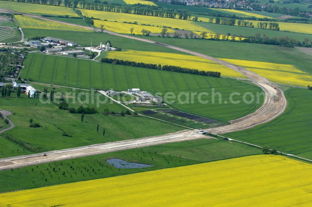 Oebisfelde from the bird's eye view: Neubau von Brücken im Zuge der Errichtung der Ortsumgehung Oebisfelde durch den EUROVIA - Baukonzern in Sachsen-Anhalt. Die Umgehungsstraße der B188 um Oebisfelde ist eine lang diskutierte und umstrittene Entlastung des Innenstadtverkehrs.