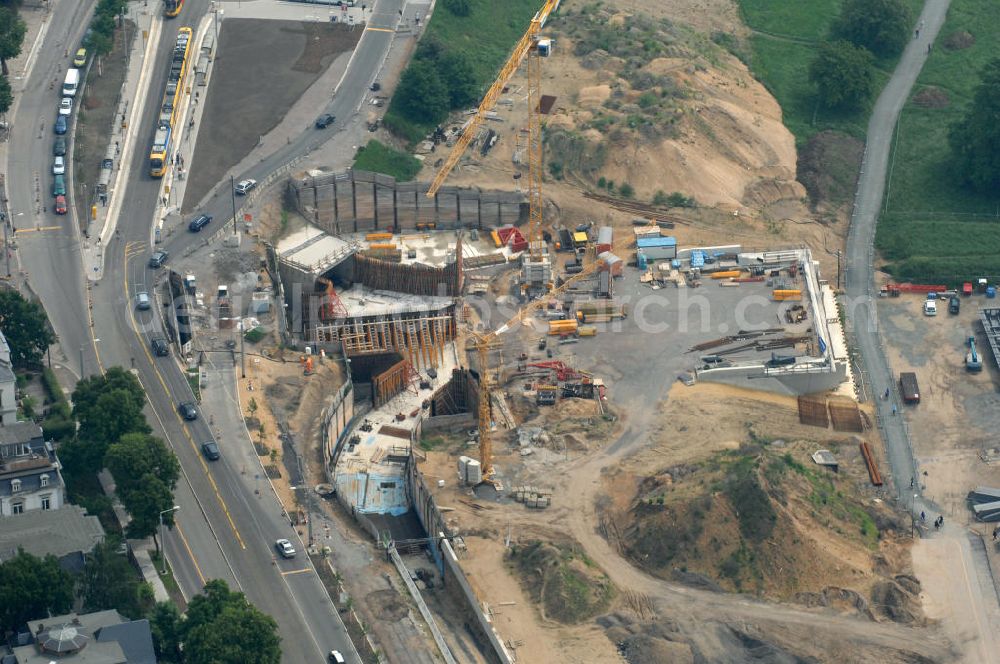 Aerial image Dresden - Blick auf die im Bau befindliche Waldschlösschenbrücke über die Elbe in Dresden mit den Stahlträgern der belgischen Firma Victor Buyck Steel Constructions nach Vorgaben des Büros AWB Architekten Architekturbüro Bauer BDA und Bauleistungen der EUROVIA Beton GmbH. View the construction site of Waldschlösschen bridge over the Elbe in Dresden / Saxony.