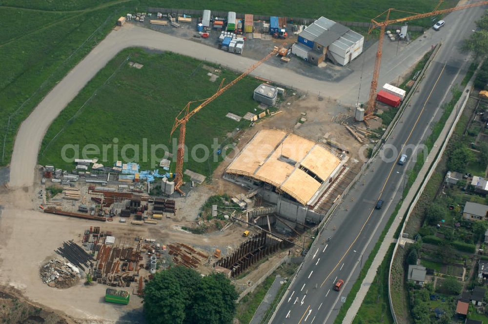 Dresden from above - Blick auf die im Bau befindliche Waldschlösschenbrücke über die Elbe in Dresden mit den Stahlträgern der belgischen Firma Victor Buyck Steel Constructions nach Vorgaben des Büros AWB Architekten Architekturbüro Bauer BDA und Bauleistungen der EUROVIA Beton GmbH. View the construction site of Waldschlösschen bridge over the Elbe in Dresden / Saxony.