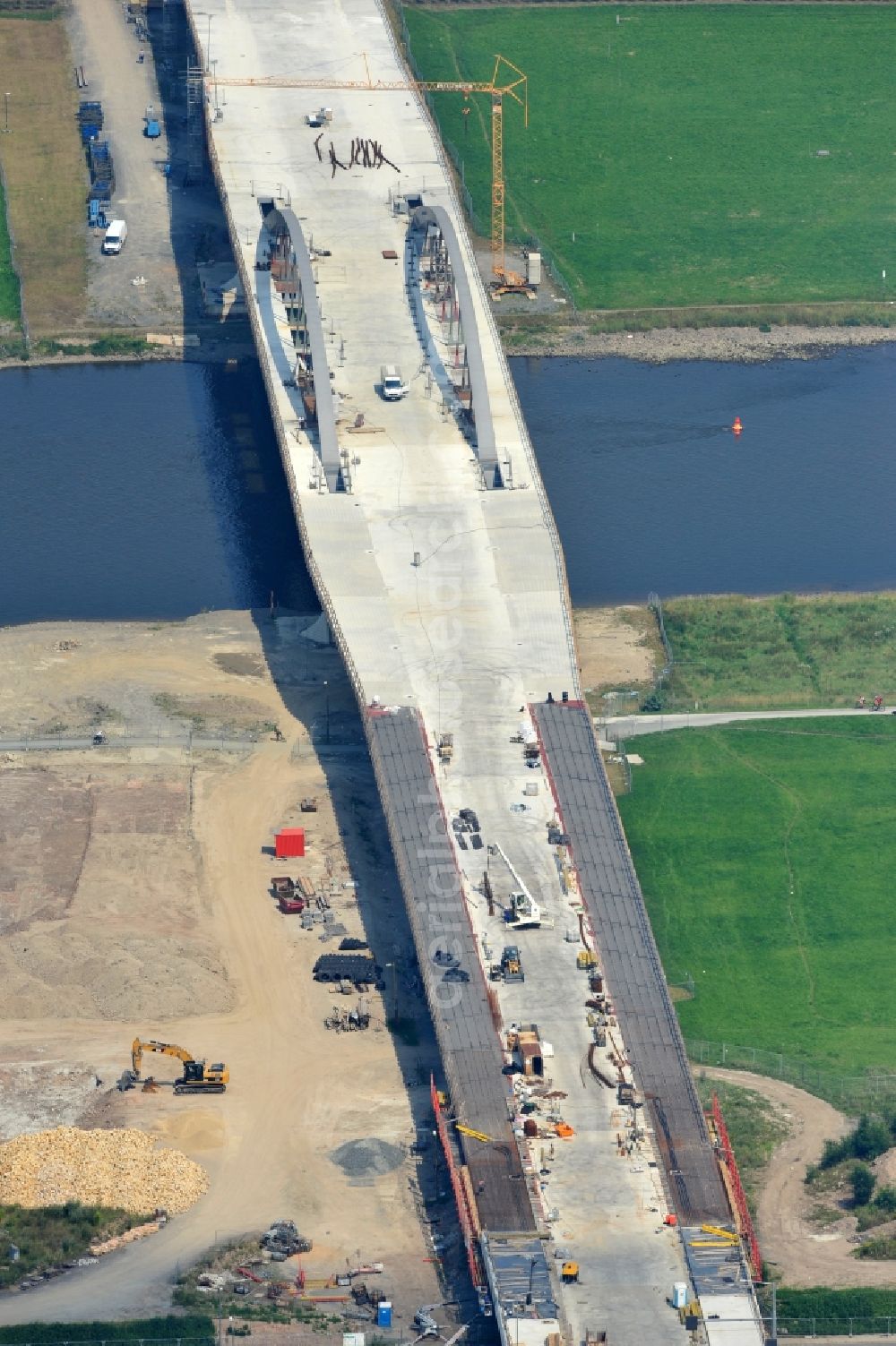 Dresden from the bird's eye view: View the construction site of Waldschlösschen bridge over the Elbe in Dresden / Saxony