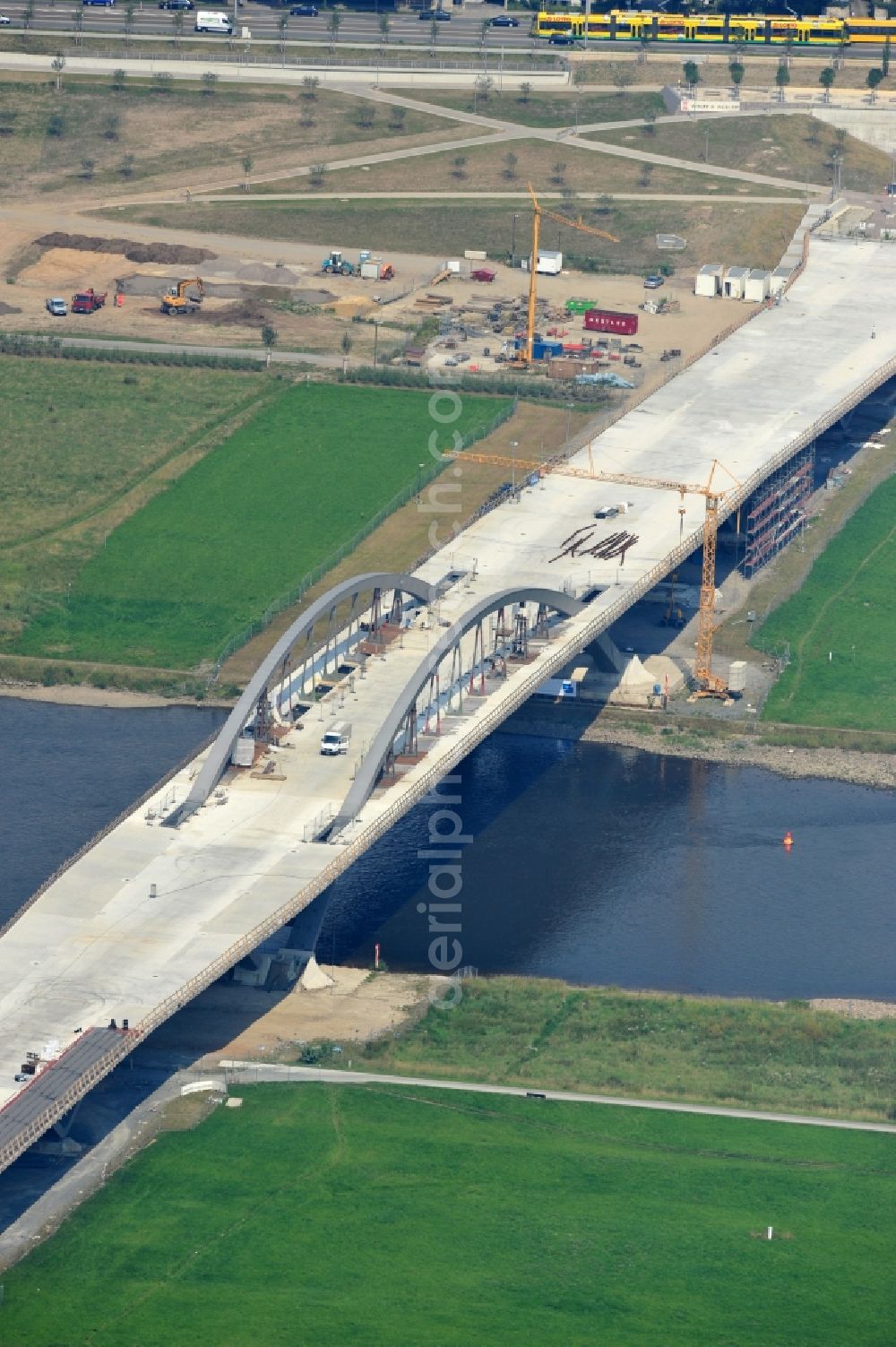 Aerial photograph Dresden - View the construction site of Waldschlösschen bridge over the Elbe in Dresden / Saxony