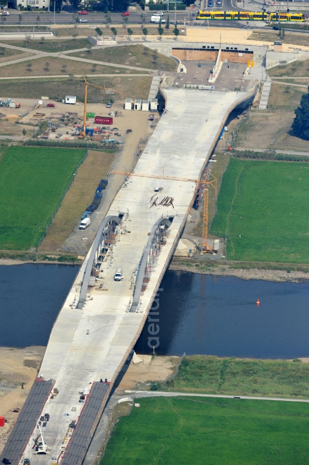 Dresden from the bird's eye view: View the construction site of Waldschlösschen bridge over the Elbe in Dresden / Saxony