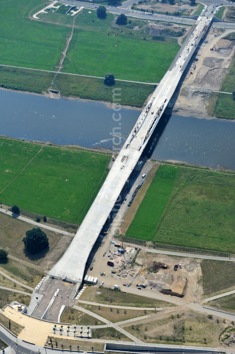 Aerial photograph Dresden - View the construction site of Waldschlösschen bridge over the Elbe in Dresden / Saxony