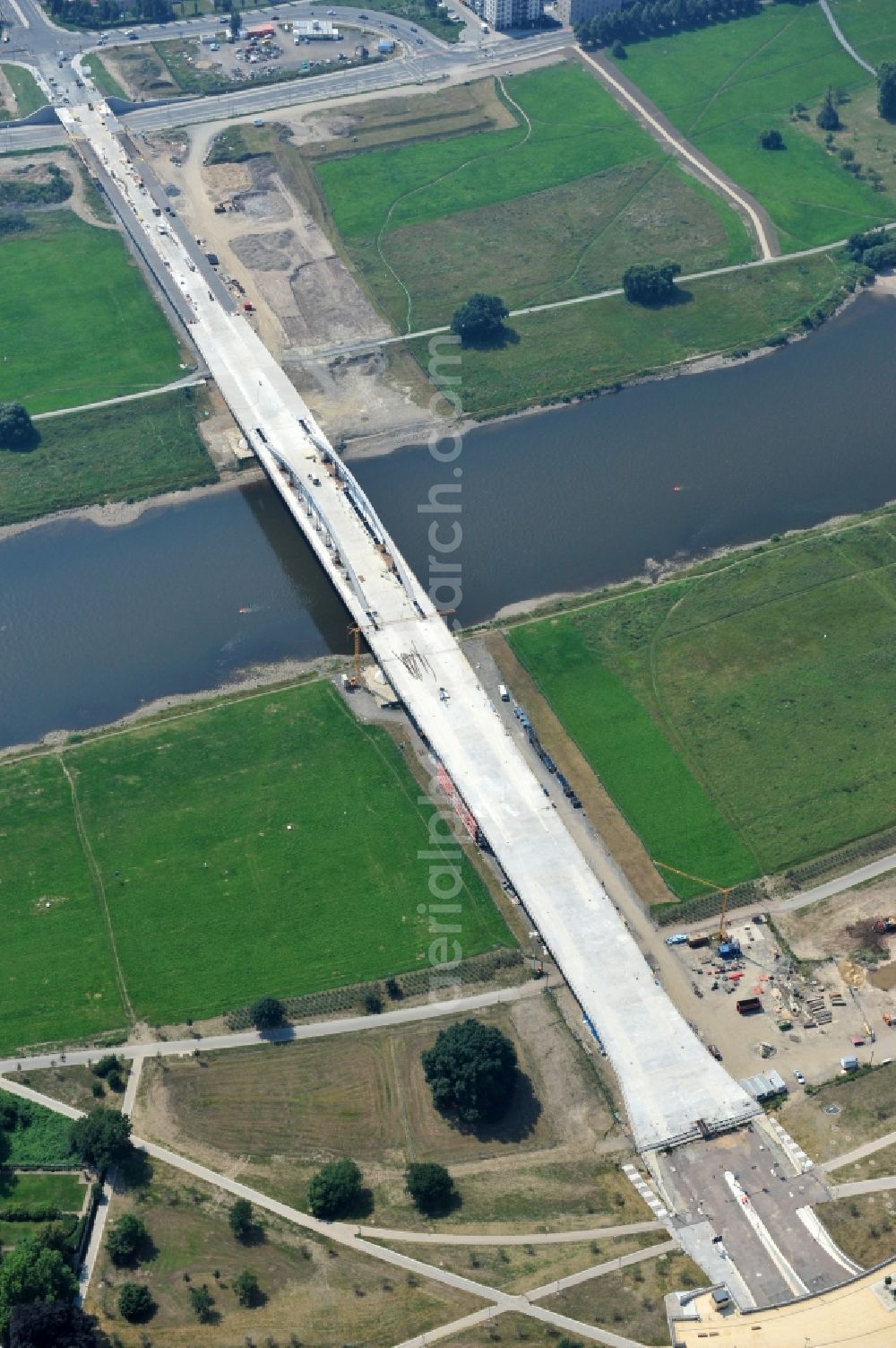 Dresden from the bird's eye view: View the construction site of Waldschlösschen bridge over the Elbe in Dresden / Saxony