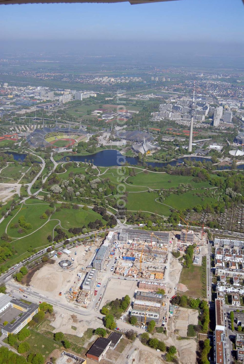 Aerial image München - 04.05.2006 München (Bayern) Blick auf das Baugelände des Wohngebietes Ackermannstraße (Ackermannbogen)am Olympiapark in München von der CONCEPTBAU MÜNCHEN.