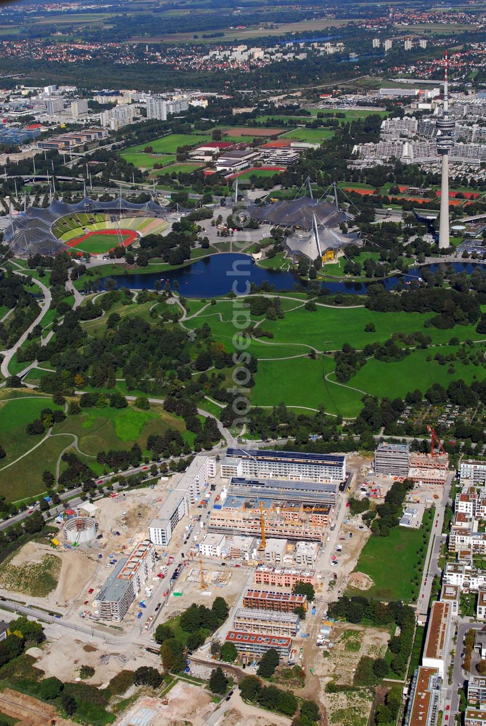 München from above - 01.09.2006 München (Bayern) Blick auf das Baugelände des Wohngebietes Ackermannstraße (Ackermannbogen)am Olympiapark in München von der CONCEPTBAU MÜNCHEN.