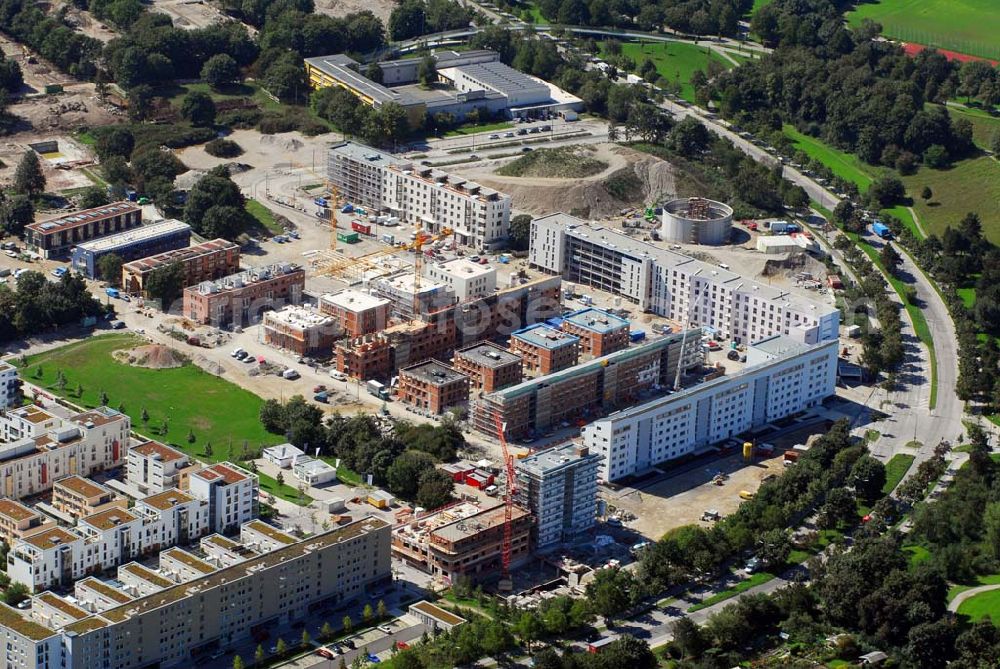 München from the bird's eye view: 01.09.2006 München (Bayern) Blick auf das Baugelände des Wohngebietes Ackermannstraße (Ackermannbogen)am Olympiapark in München von der CONCEPTBAU MÜNCHEN.