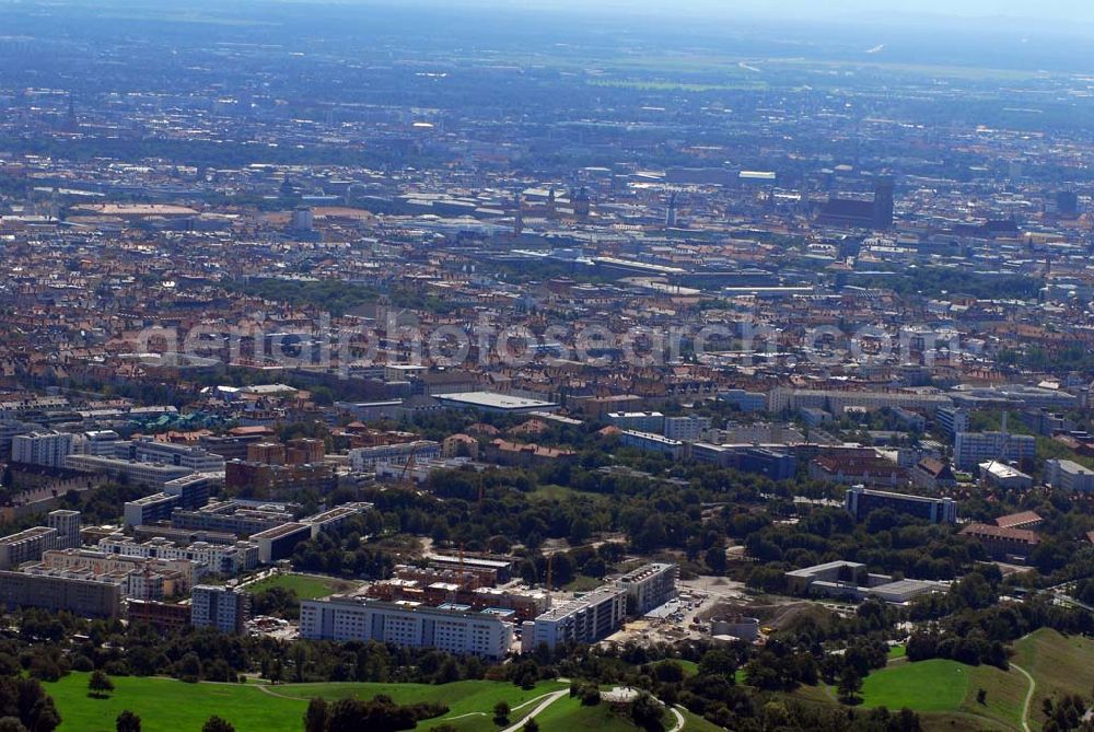 München from the bird's eye view: 01.09.2006 München (Bayern) Blick auf das Baugelände des Wohngebietes Ackermannstraße (Ackermannbogen)am Olympiapark in München von der CONCEPTBAU MÜNCHEN.