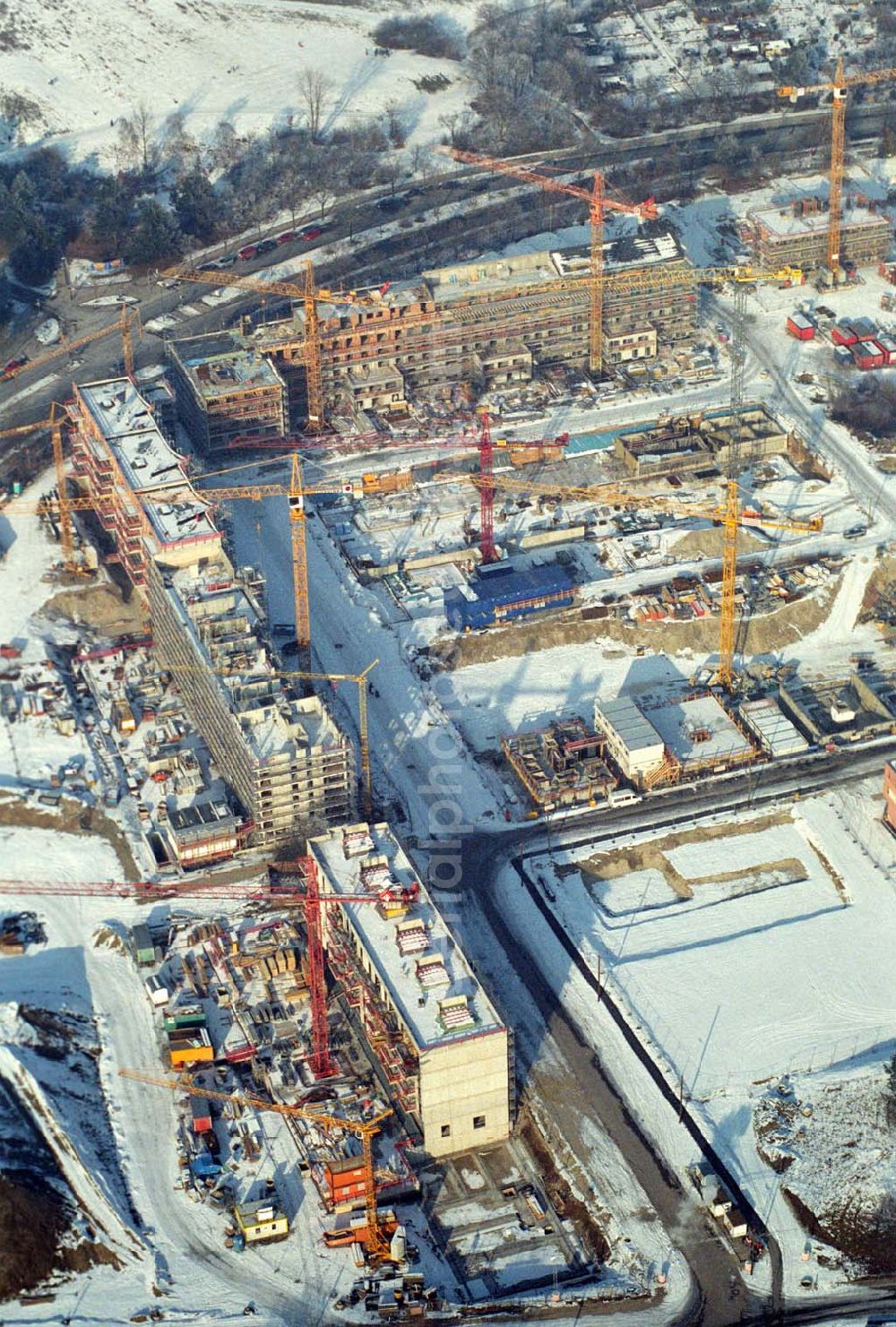 München / Bayern from the bird's eye view: 15.01.2006 München (Bayern) Blick auf die Baustelle der Wohnanlagen in der Ackermannstraße (Ackermannbogen) in München Schwabingen am Olympiapark. Firma Concept Bau GmbH (CONCEPTBAUGOLD)