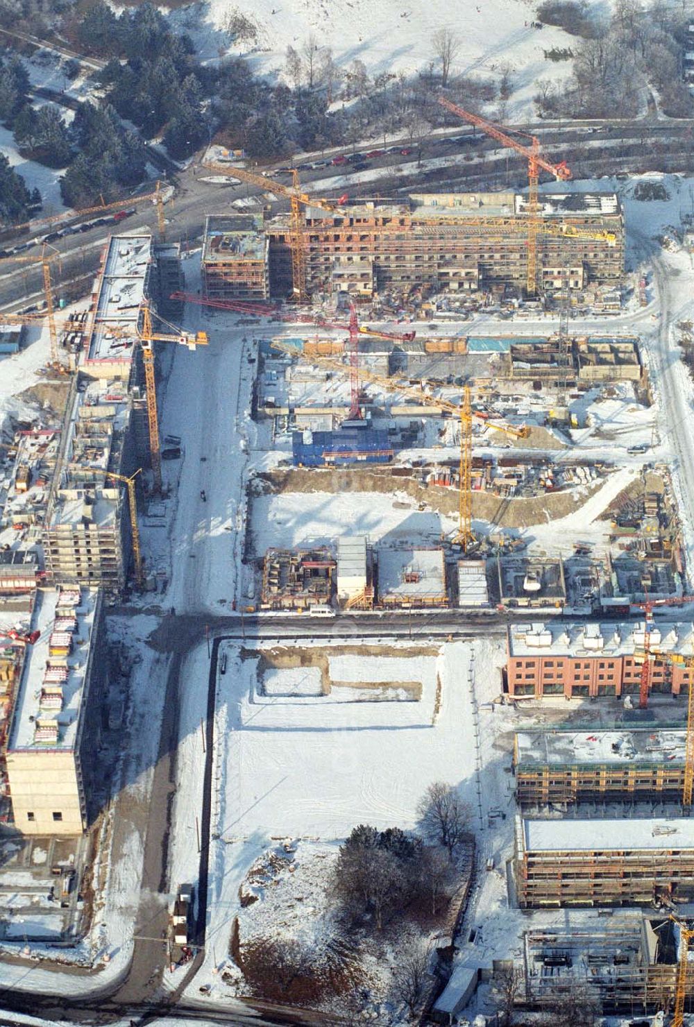 Aerial image München / Bayern - 15.01.2006 München (Bayern) Blick auf die Baustelle der Wohnanlagen in der Ackermannstraße (Ackermannbogen) in München Schwabingen am Olympiapark. Firma Concept Bau GmbH (CONCEPTBAUGOLD)