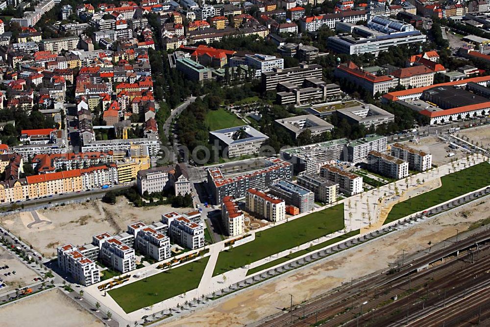 München from above - 01.06.2006 München (Bayern) Blick auf das Baugelände des Wohngebietes Arnulfpark in München von der CONCEPTBAU MÜNCHEN. Im Gelände des ehemaligen Heizkraftwerkes werden nach derzeitiger Planung später Flächen für eine vielfältige kulturelle Nutzung zur Verfügung stehen.