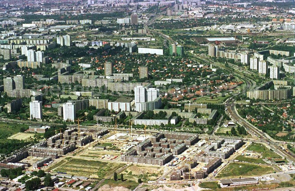 Berlin - Marzahn from above - Bau des Wohngebeites Landsberger Tor in Berlin - Marzahn.