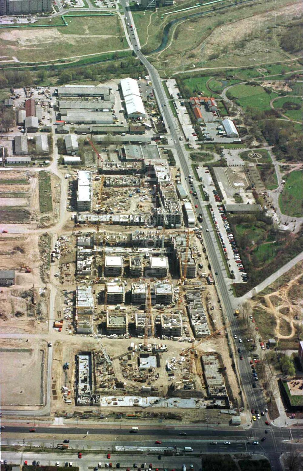 Berlin - Marzahn from above - Bau des Wohngebietes Landsberger Tor