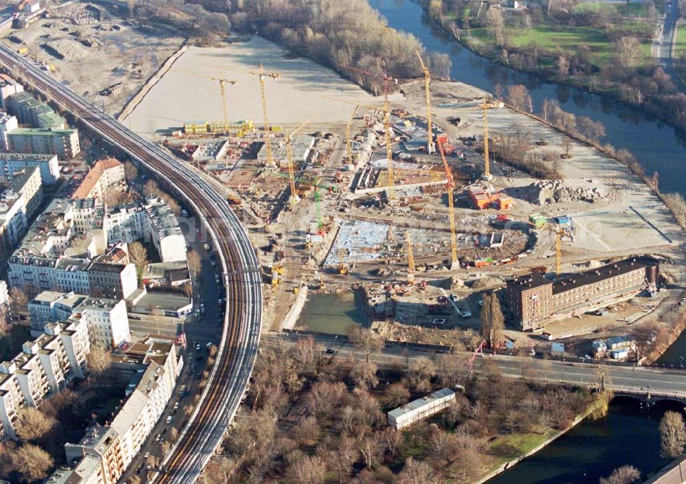 Aerial photograph Berlin-Tiergarten - Bau von Wohnungen für Bundesbedienstete am Spreeufer in Berlin-Tiergarten