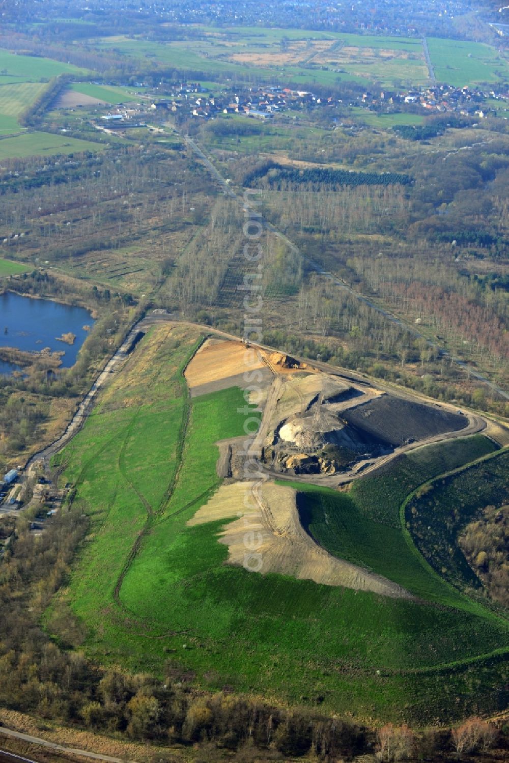 Berlin OT Blankenfelde from above - View of the dump Arkenberge in the district of Blankenfelde in Berlin