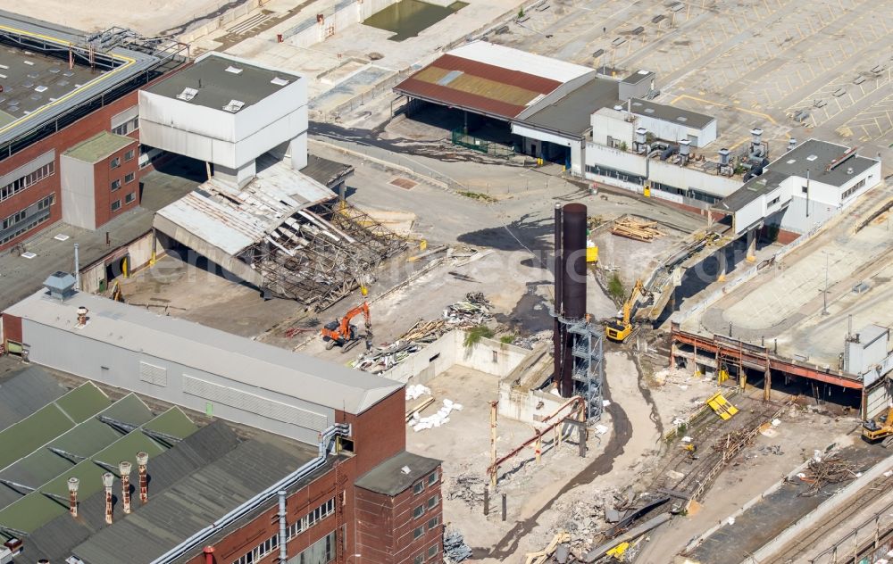 Bochum from the bird's eye view: Construction and deconstruction works of the company grounds and facilities of Adam Opel AG works Bochum II in the East of Bochum in the state of North Rhine-Westphalia