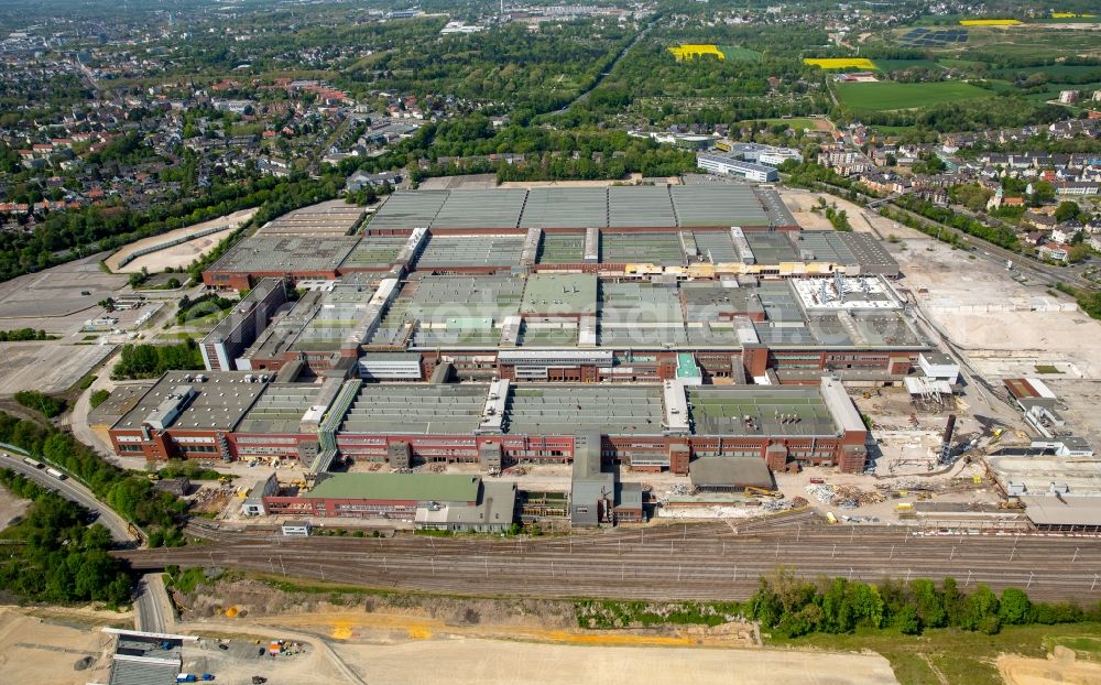 Bochum from the bird's eye view: Construction and deconstruction works of the company grounds and facilities of Adam Opel AG works Bochum II in the East of Bochum in the state of North Rhine-Westphalia