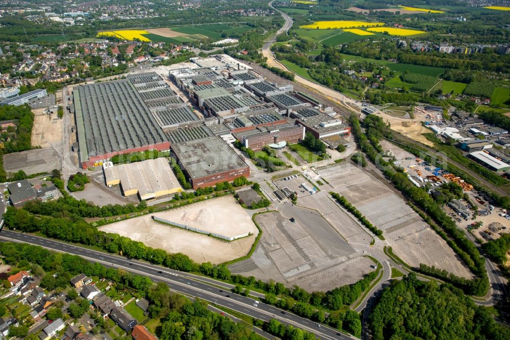 Aerial image Bochum - Construction and deconstruction works of the company grounds and facilities of Adam Opel AG works Bochum II in the East of Bochum in the state of North Rhine-Westphalia