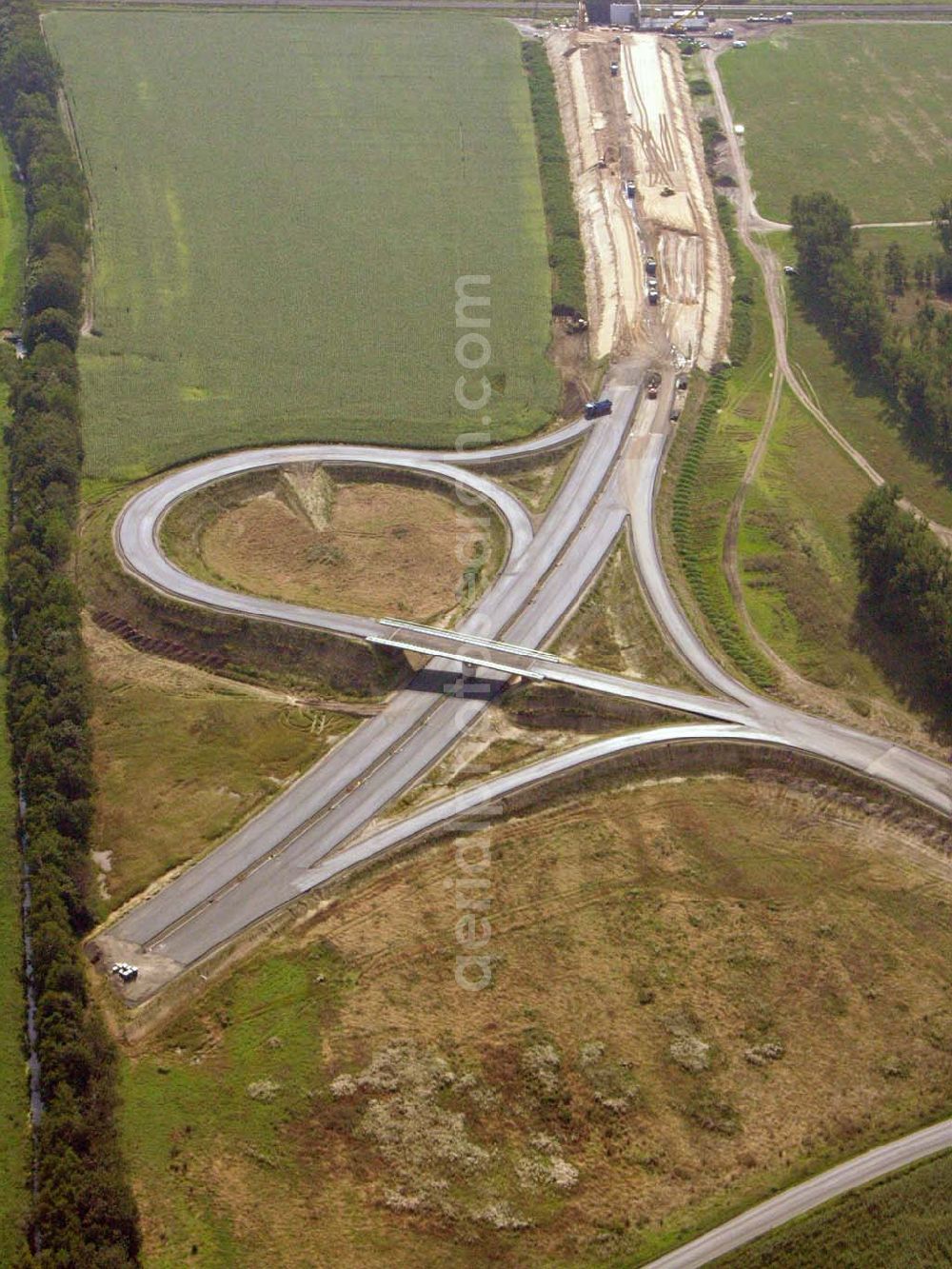 Trebbin from above - Mit den Bauarbeiten an der Umfahrung sollte im April 2004 begonnen werden. Der Termin für die Fertigstellung dieses Abschnitts ist auf Mitte 2006 verschoben. Markt 1 - 3, 14959 Trebbin, Telefon: +49 33731 / 8420, Telefax: +49 33731 / 230911, Achim Walder: