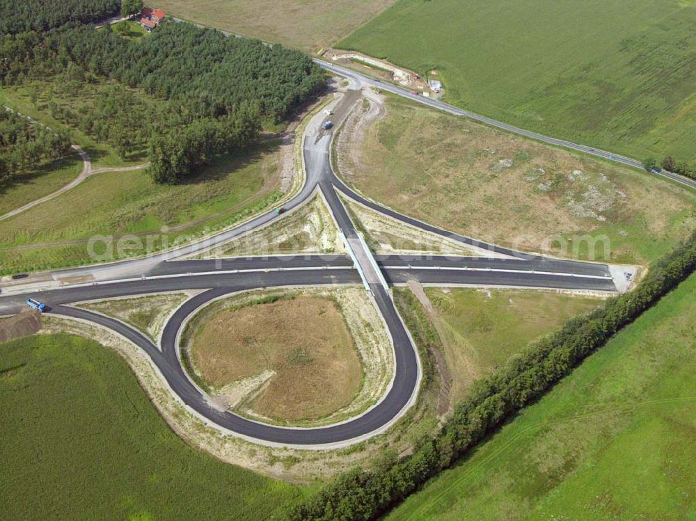 Aerial image Trebbin - Mit den Bauarbeiten an der Umfahrung sollte im April 2004 begonnen werden. Der Termin für die Fertigstellung dieses Abschnitts ist auf Mitte 2006 verschoben. Markt 1 - 3, 14959 Trebbin, Telefon: +49 33731 / 8420, Telefax: +49 33731 / 230911, Achim Walder: