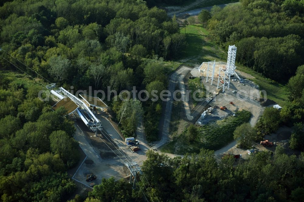 Berlin from the bird's eye view: Construction work at the visitor platform Wolkenhain on Kienberg on the grounds of the IGA 2017 in the district of Marzahn-Hellersdorf in Berlin