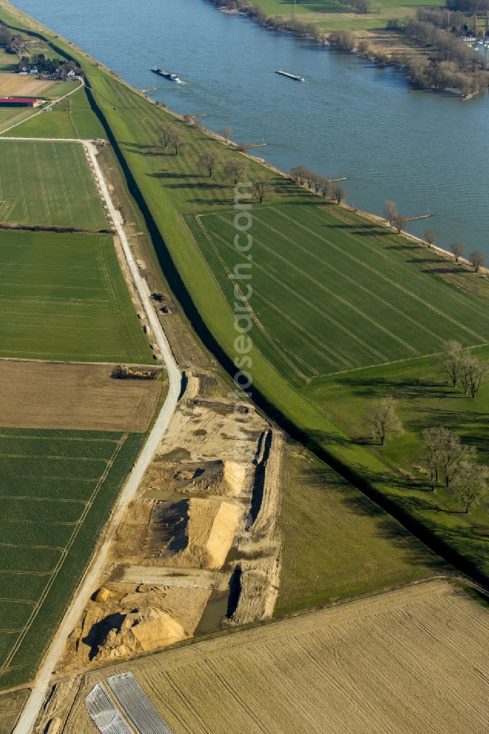 Aerial image Duisburg - Flood protection works on the dikes of Ehingen on the banks of the flux flow of the Rhine in Duisburg in North Rhine-Westphalia