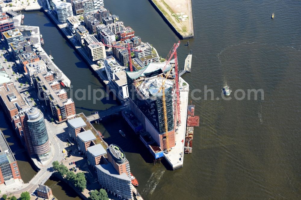 Aerial photograph Hamburg - Concert Hall Elbphilharmonie on the Platz der Deutschen Einheit square on the riverbank of the Elbe in Hamburg, Germany