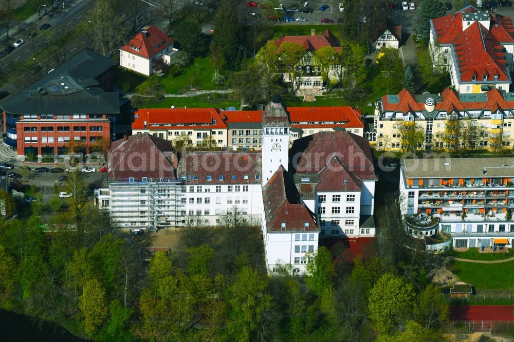 Berlin from the bird's eye view: Construction work on the school building of the Sekundarschule Wilmersdorf on the Kranzer Strasse in the district Wilmersdorf in Berlin, Germany