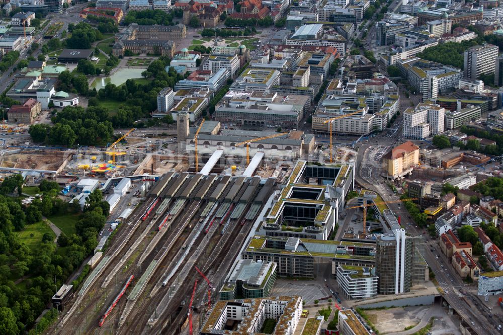 Aerial image Stuttgart - Building of the main station of the railway and construction site for the development project Stuttgart 21 on place Arnulf-Klett-Platz in the district Stadtzentrum in Stuttgart in the state of Baden-Wurttemberg