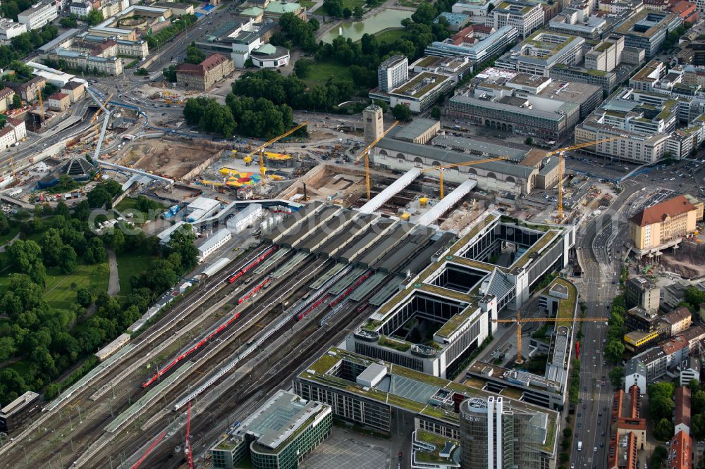 Stuttgart from above - Building of the main station of the railway and construction site for the development project Stuttgart 21 on place Arnulf-Klett-Platz in the district Stadtzentrum in Stuttgart in the state of Baden-Wurttemberg