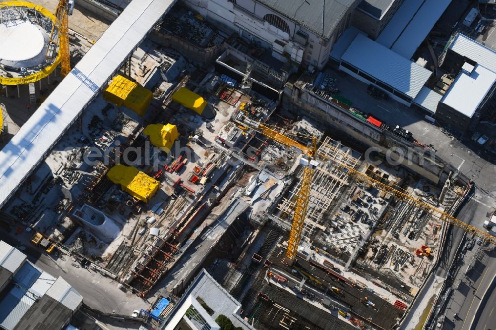 Aerial photograph Stuttgart - Building of the main station of the railway and construction site for the development project Stuttgart 21 in Stuttgart in the state of Baden-Wurttemberg