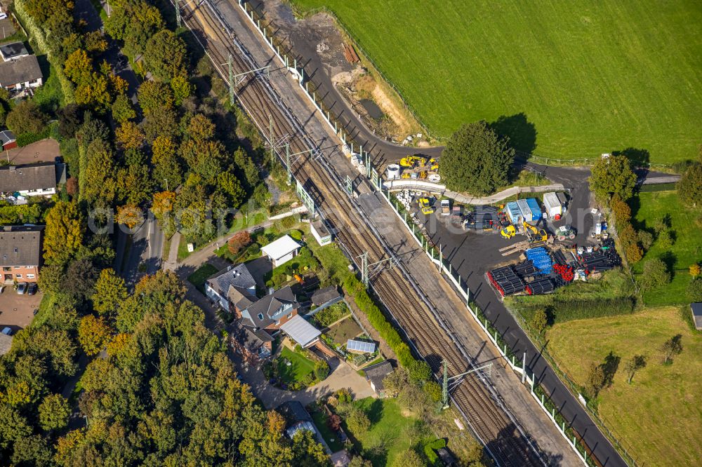 Aerial photograph Voerde (Niederrhein) - Construction work on the new construction of an underpass under the rail track in the route network of Deutsche Bahn in Voerde (Lower Rhine) in the Ruhr area in the state of North Rhine-Westphalia, Germany