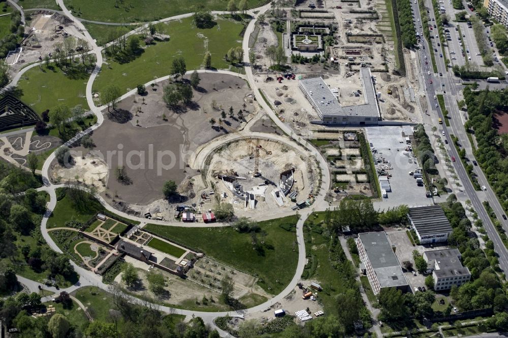 Aerial photograph Berlin - Construction work for the visitor's centre at the main entrance of the IGA 2017 in the district of Marzahn-Hellersdorf in Berlin. The heart of the International garden exibition will be the Gaerten der Welt