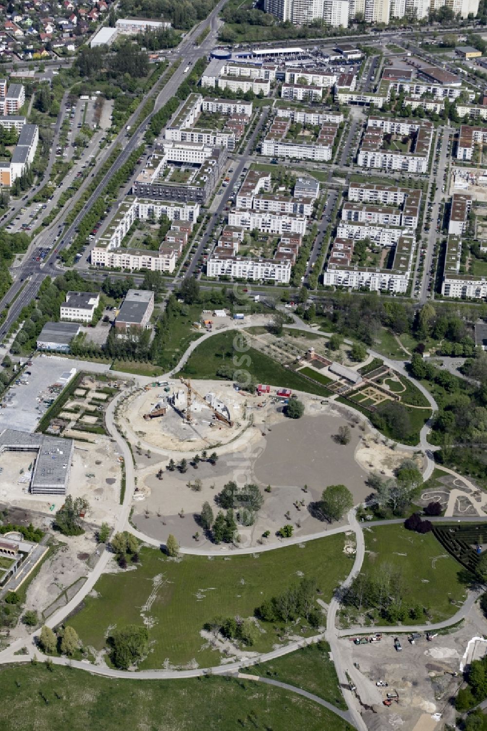 Aerial image Berlin - Construction work for the visitor's centre at the main entrance on Blumberger Damm of the IGA 2017 in the district of Marzahn-Hellersdorf in Berlin. The heart of the International gerden exibition will be the Gaerten der Welt. The visitor's centre is being built near the main entrance on Blumberger Damm