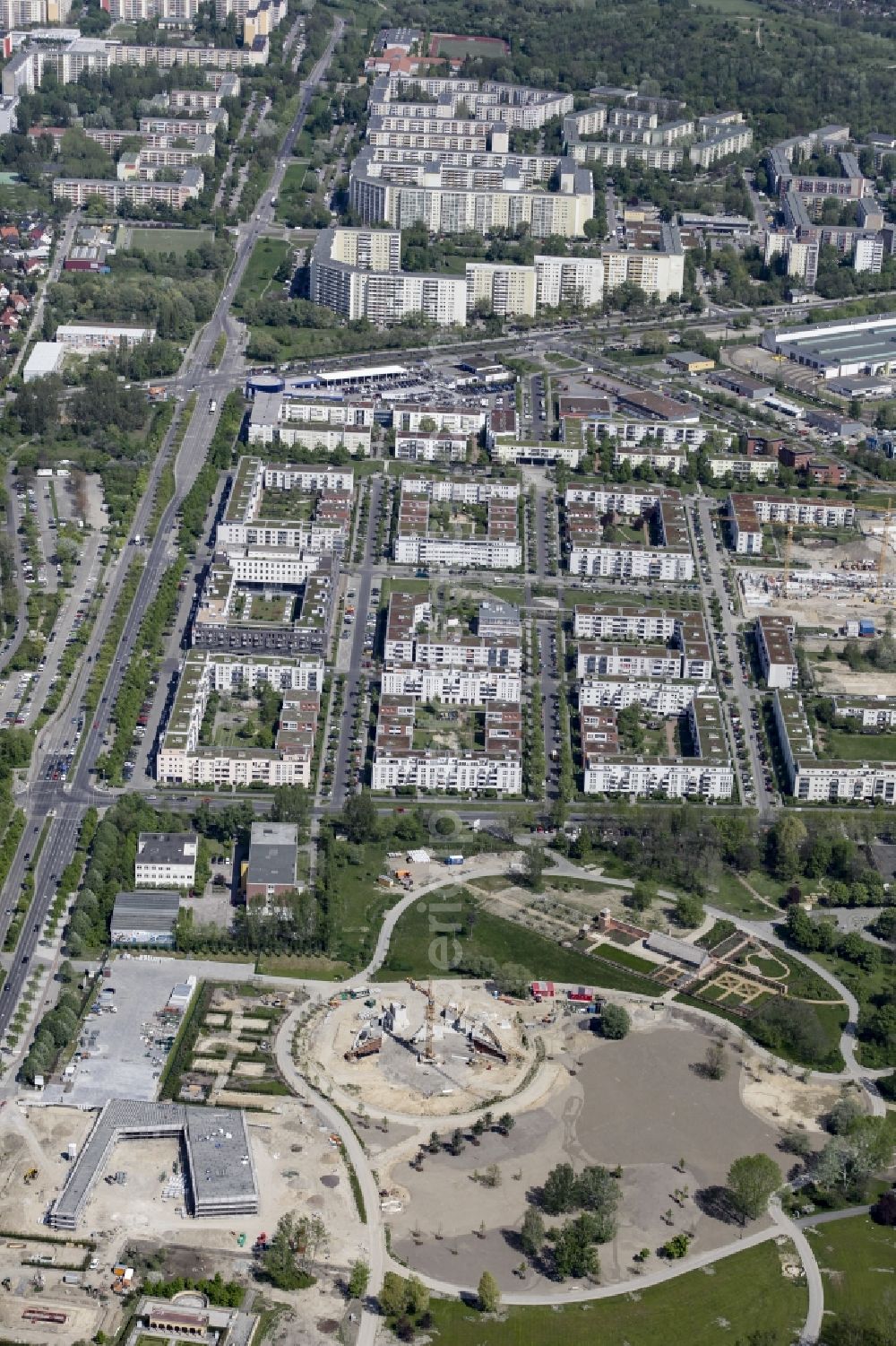 Aerial photograph Berlin - Construction work for the visitor's centre at the main entrance on Blumberger Damm of the IGA 2017 in the district of Marzahn-Hellersdorf in Berlin. The heart of the International gerden exibition will be the Gaerten der Welt. The visitor's centre is being built near the main entrance on Blumberger Damm