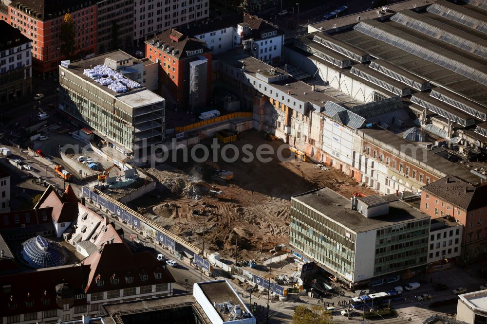 München from above - Construction work for the reconstruction of the station building of Central Stationes in the district Ludwigsvorstadt-Isarvorstadt in Munich in the state Bavaria, Germany