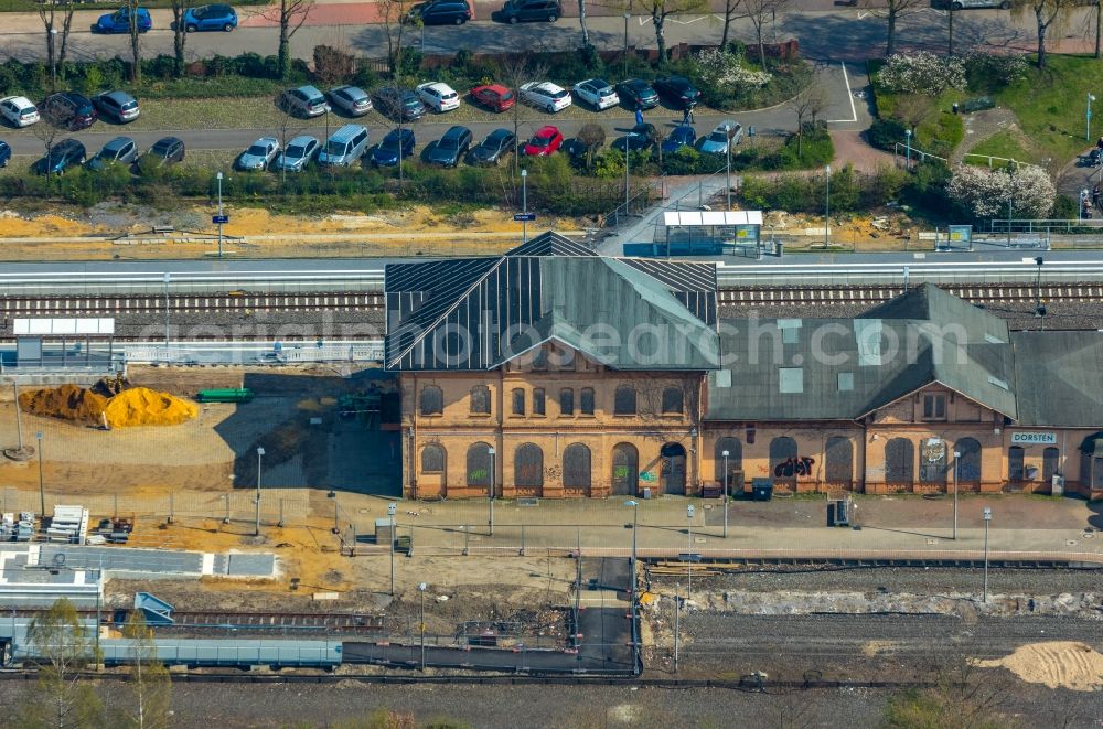 Aerial photograph Dorsten - Construction work for the reconstruction of the station building of Bahnhof in Dorsten in the state North Rhine-Westphalia, Germany