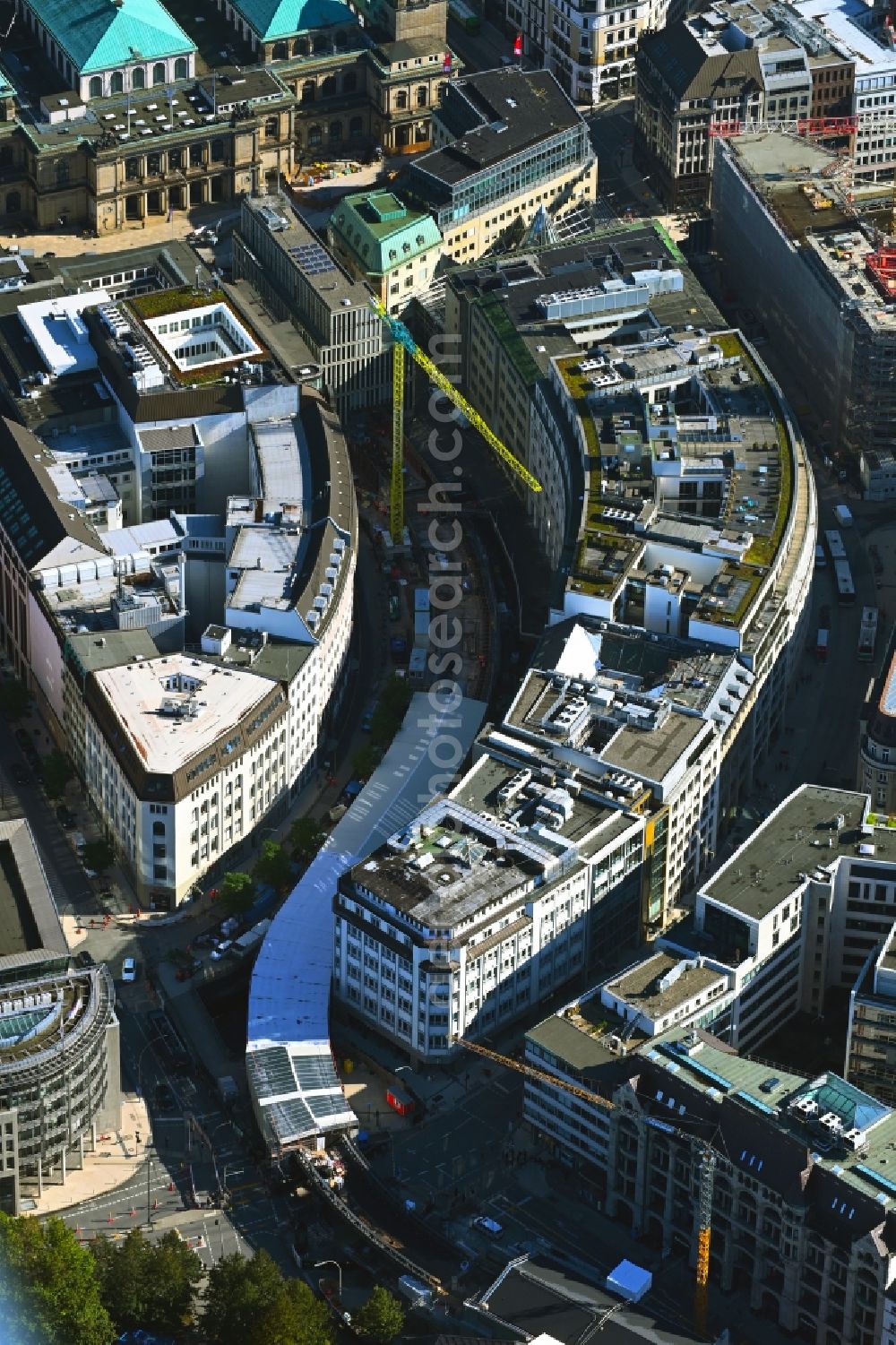 Aerial image Hamburg - Construction work for the reconstruction of the station building of the underground line U3 between Roedingsmarkt and Rathaus along the Moenkedamm in the district Altstadt in Hamburg, Germany