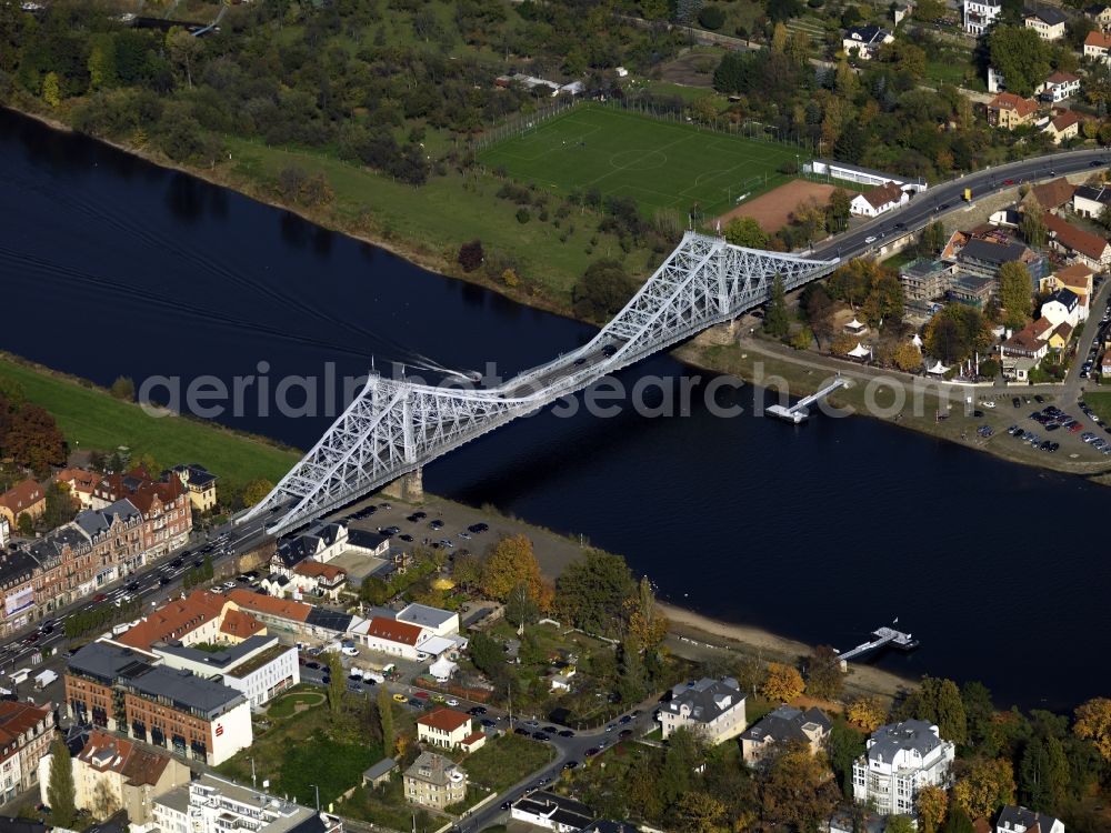 Aerial photograph Dresden - Monument of the road Blue Wonder bridge over the banks of the Elbe in Dresden in Saxony