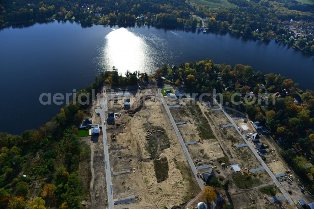 Königs Wusterhausen from above - Construction site of the future residential area Koenigsufer on the banks of Zernsee on Wustroweg in Koenigs Wusterhausen in Brandenburg